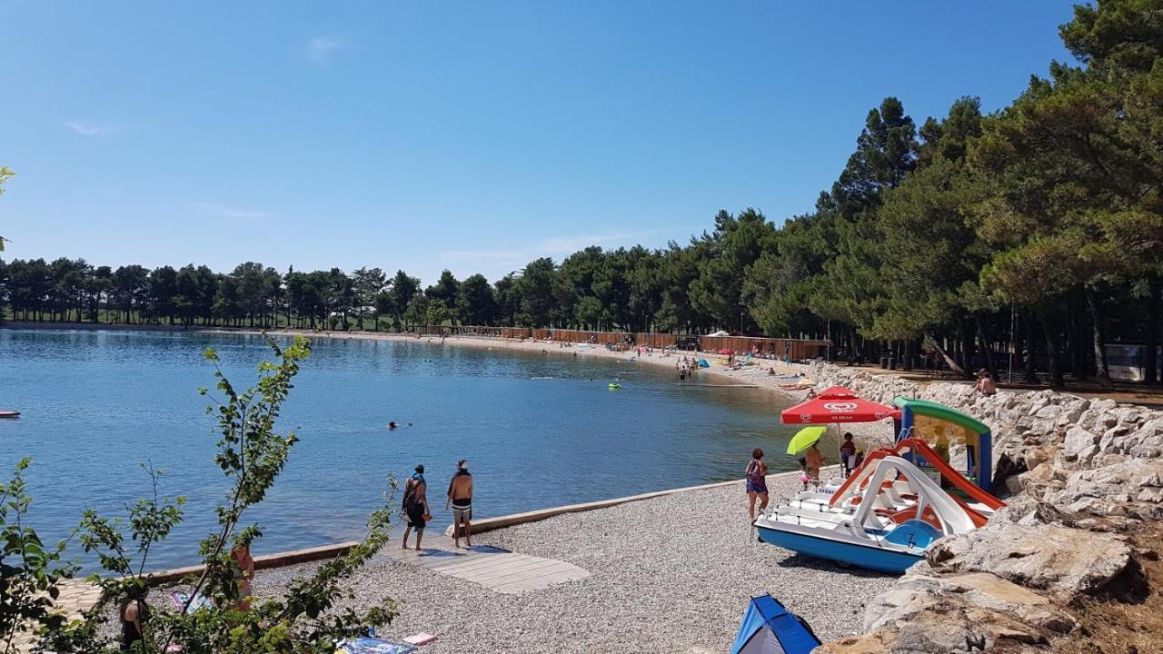 Apartments Mirella Novigrad Istria المظهر الخارجي الصورة